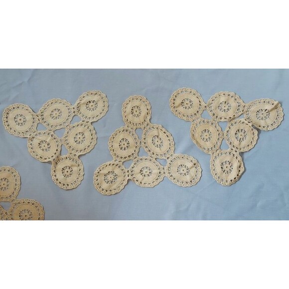 Vintage Lot of 8 Crochet Doily Doilies Lace Circle Ivory Scalloped Edges Cottage - Picture 3 of 5